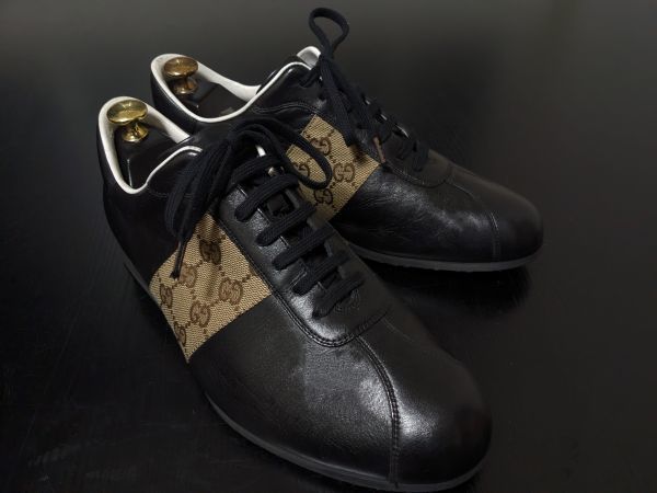 美品 使用回数少 グッチ40.5 GUCCI GGモノグラム コンビレザースニーカー 黒 7602