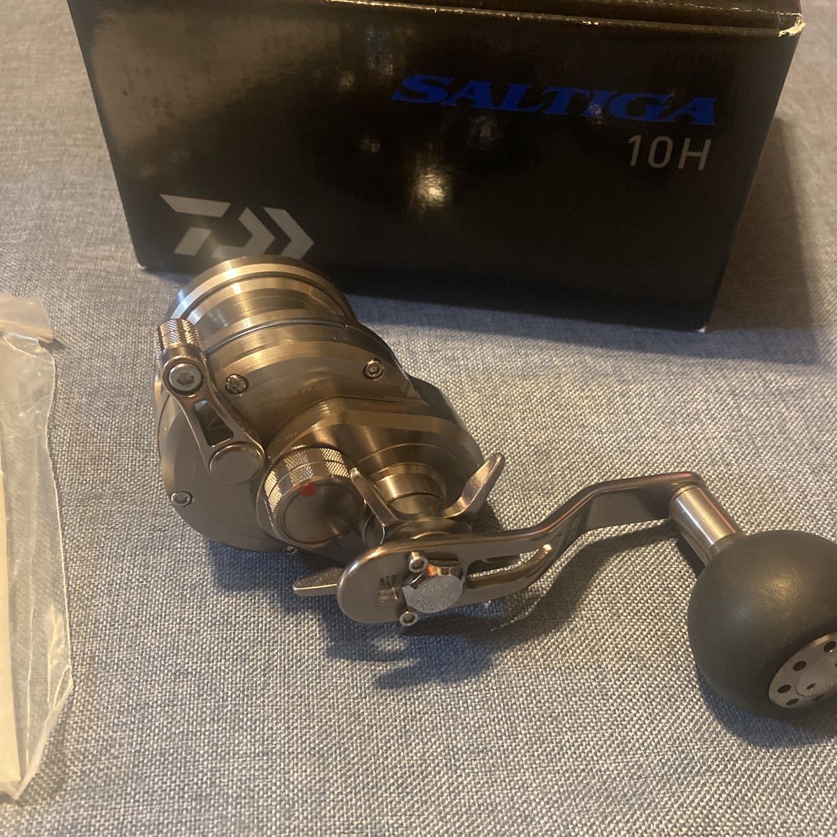 ダイワ 15ソルティガ 10H 右ハンドル 美品 回転良好 シマノ