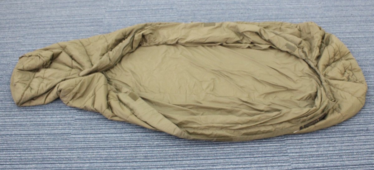 Defence カリンシア 0 Carinthia 1 CARINTHIA Top 寝袋 ⁄ 軍用