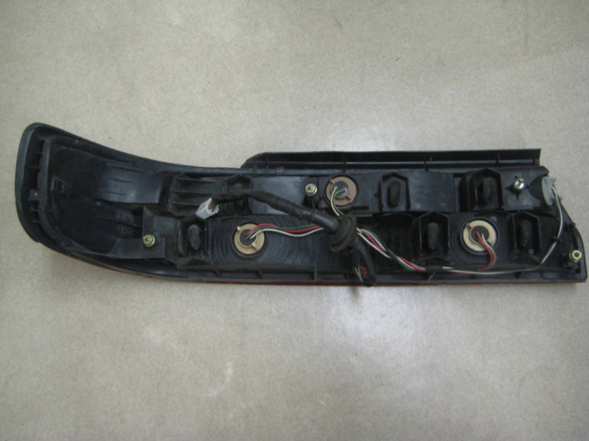 Toyota Chaser JZX90 MARK 92-96 (JZX90) ☆ 送料無料! チェイサー CHASER JZX90 GX90 後期 右 テールランプ 22-244 ツアラーV アバンテ ☆