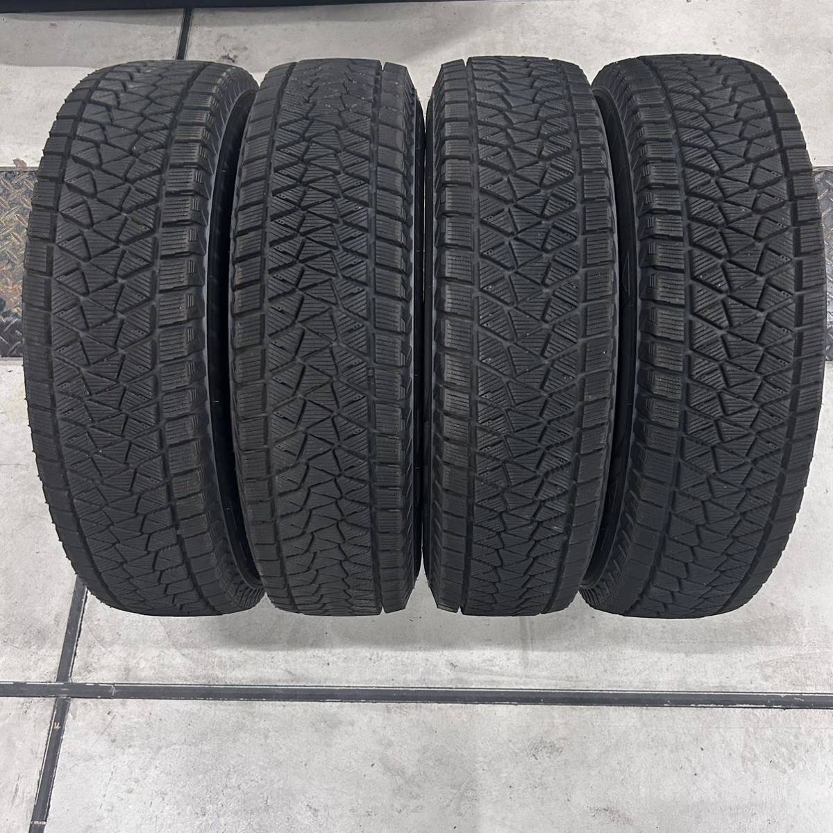 ジムニーシエラ中古スタッドレス195/80R15ブリザック4本セット 中古
