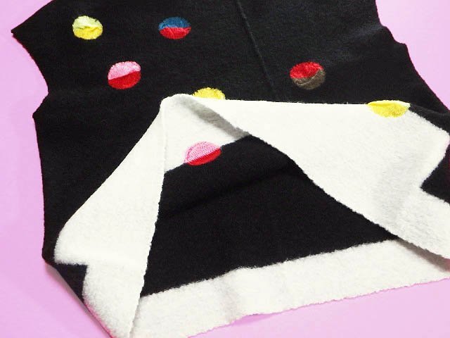 ☆美品☆慈雨センソユニコ/圧縮ウール配色サークル柄半袖ベスト:40/黒系