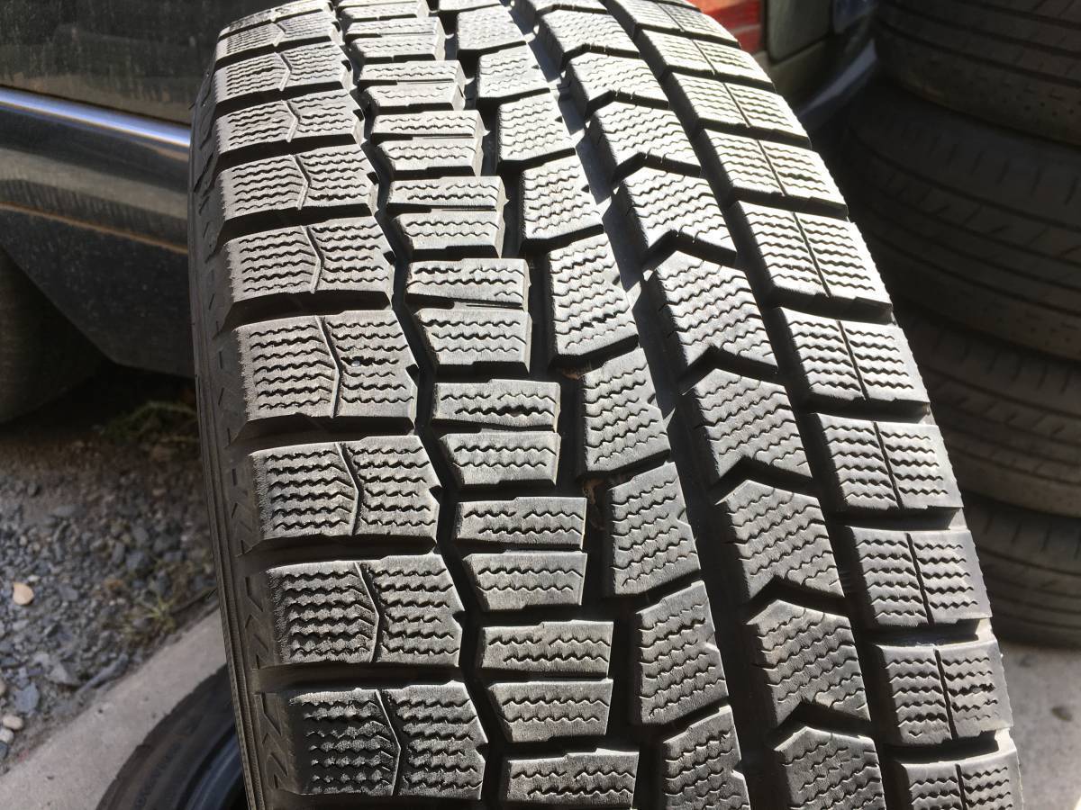 200系ハイエース 9分山19年製225/55R17ダンロップ スタッドレスタイヤ 