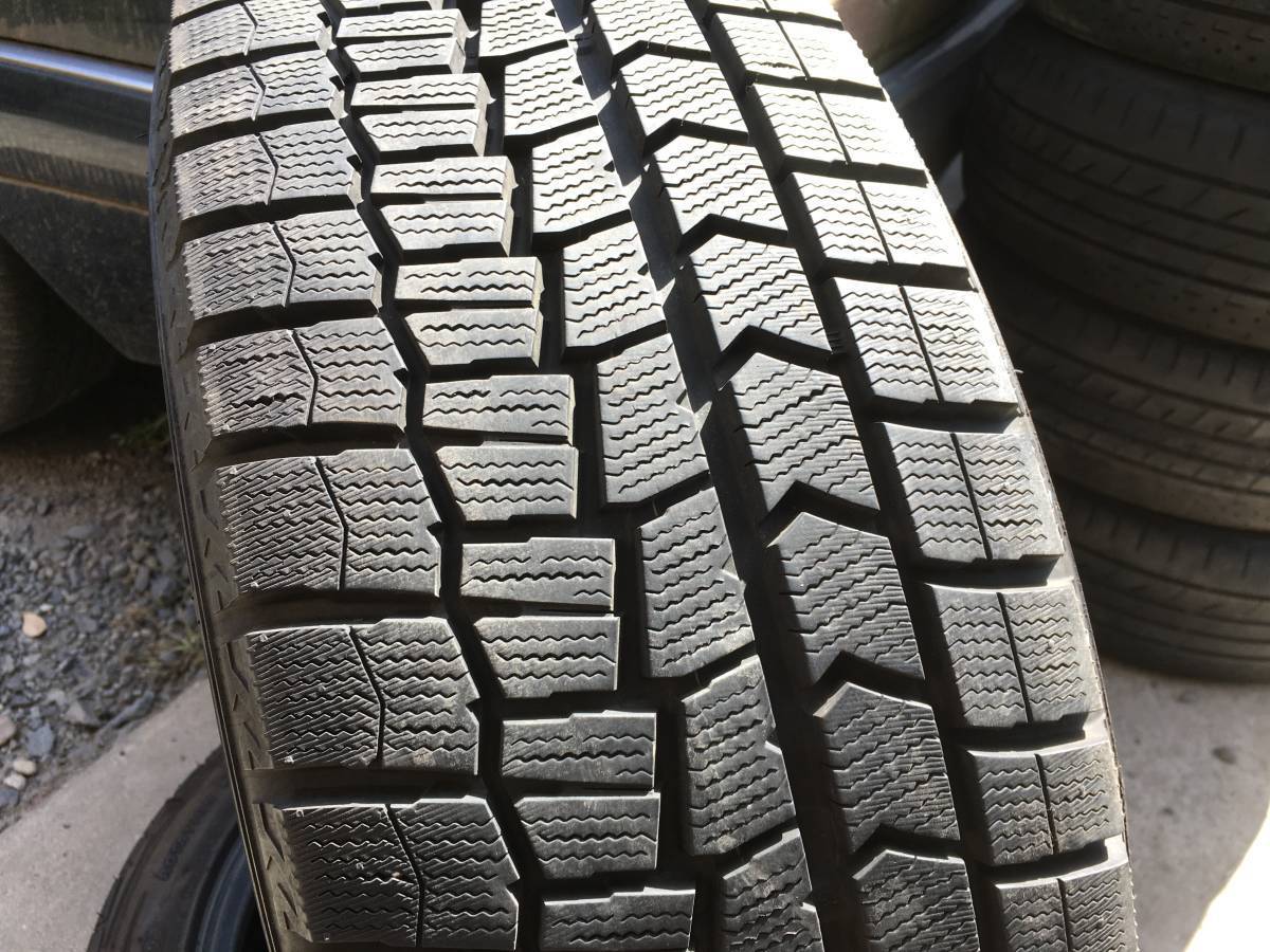 200系ハイエース 9分山19年製225/55R17ダンロップ スタッドレスタイヤ 