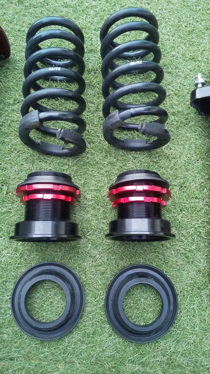 デリカD5 CV4W CV5W CV1W 2WD 4WD BLITZ 車高調 BLITZ ブリッツ 車高調