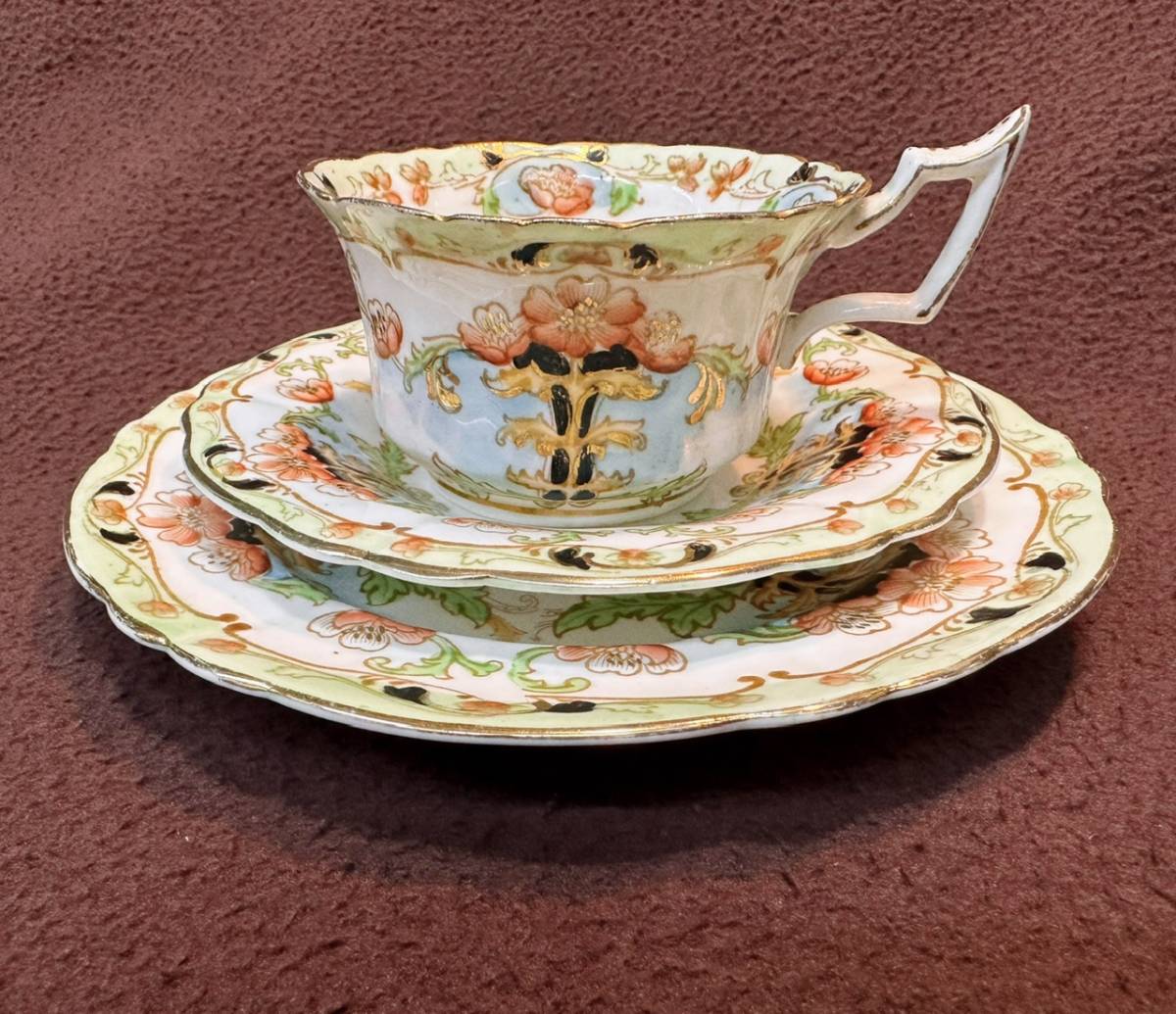 ウィリアムソン　カップ＆ソーサー、トリオ　バットウィング　シノワズリ　伊万里写し　グリーン　東洋の花　1903年意匠登録　イギリス