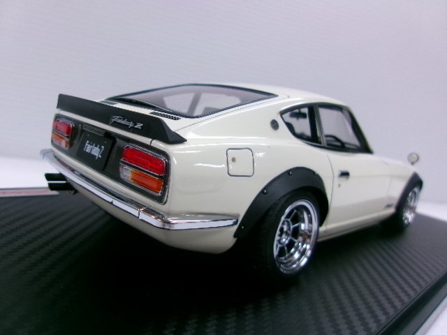 イグニッションモデル 1/18 ニッサン フェアレディ Z (S30) ホワイト