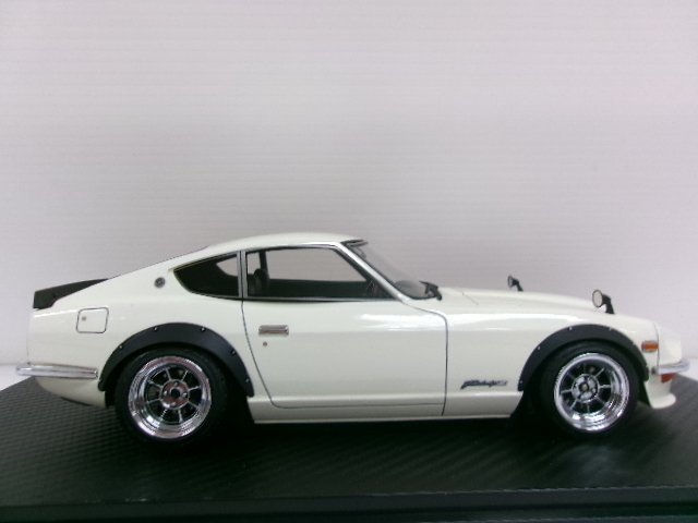 イグニッションモデル 1/18 ニッサン フェアレディ Z (S30) ホワイト