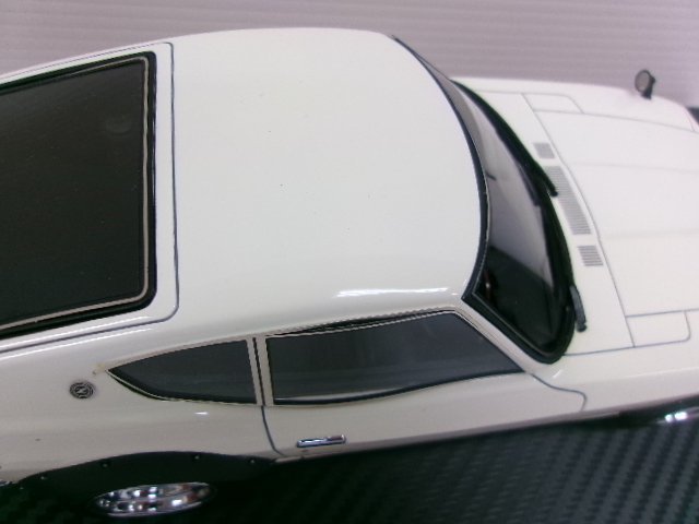 イグニッションモデル 1/18 ニッサン フェアレディ Z (S30) ホワイト