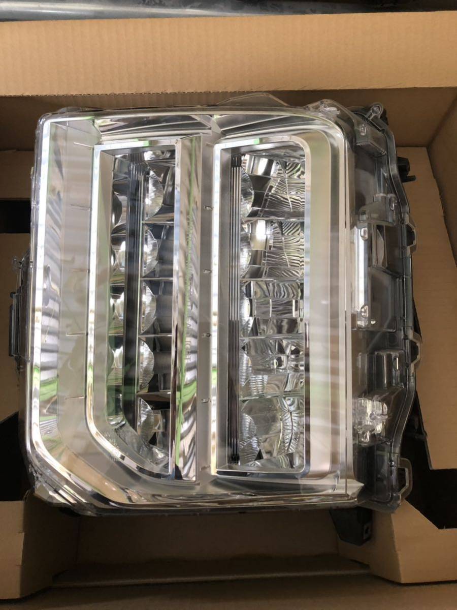 DELICA CV1W デリカD5 後期型 左ヘッドライト 後期 デリカD:5 LED左へ