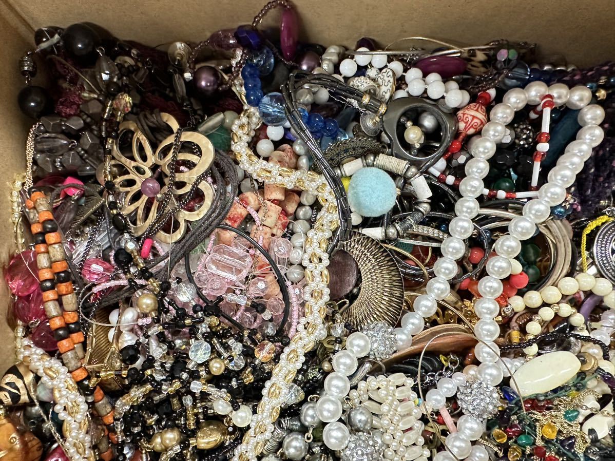 イミテーションアクセサリーまとめ売り約3kg イミテーション