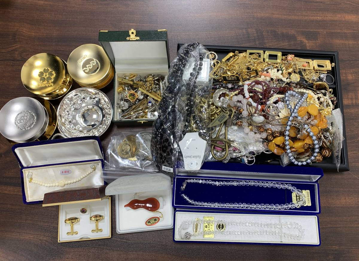 4801A 【コレクター必見♪♪】アクセサリー・メッキ金杯・ネクタイピン