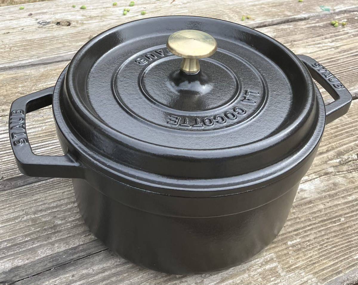 staub LA COCOTTE 20cm 両手鍋 マットブラック 送料無料 Staub