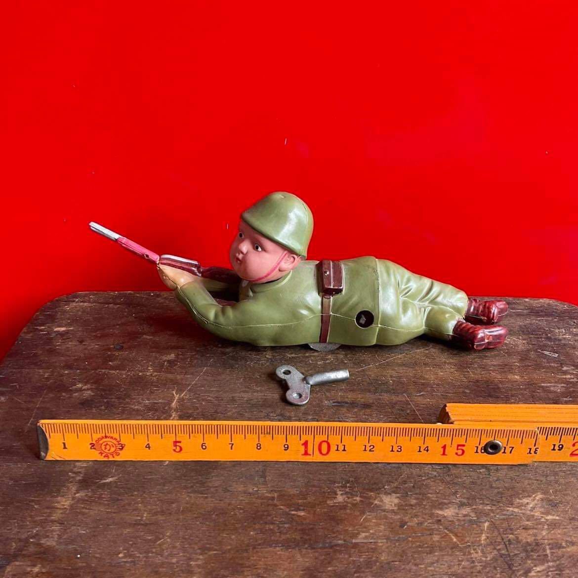 当時物＊セルロイド製 ＊戦闘服を着た兵隊＊ゼンマイ人形(ブリキ