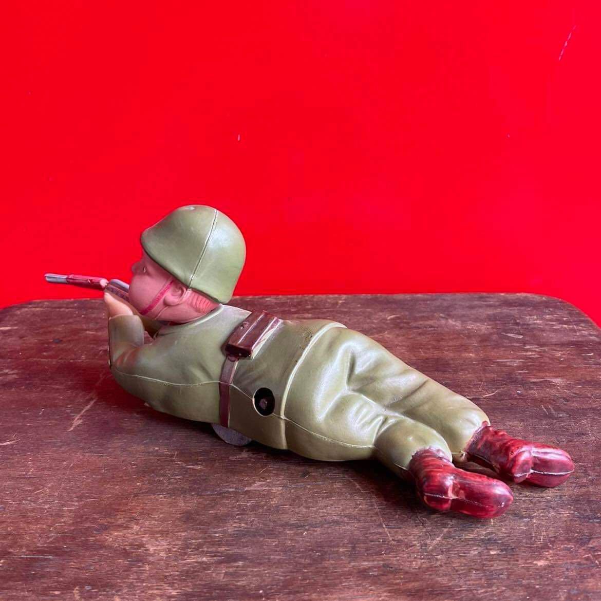 当時物＊セルロイド製 ＊戦闘服を着た兵隊＊ゼンマイ人形(ブリキ