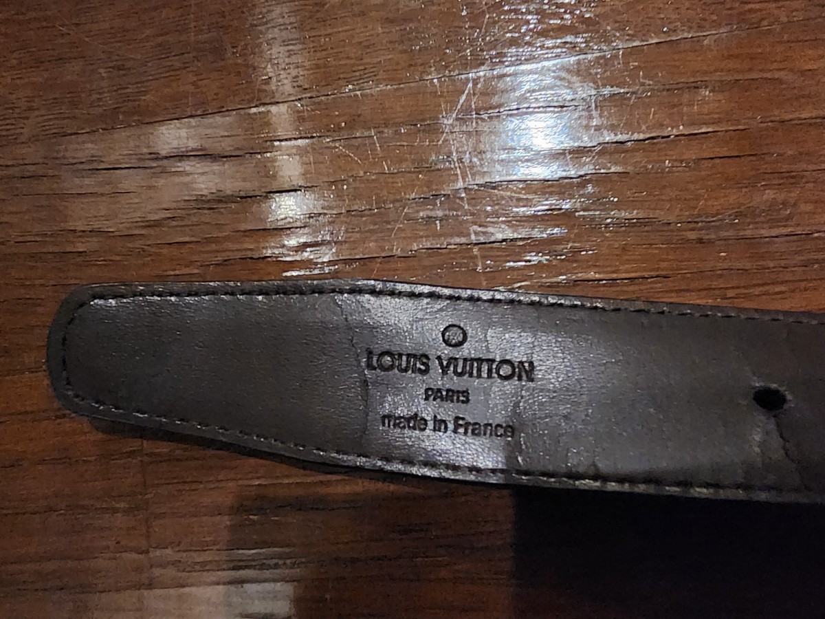 ルイヴィトン エピ レザー LVバックル ベルト ブラック 黒 Louis