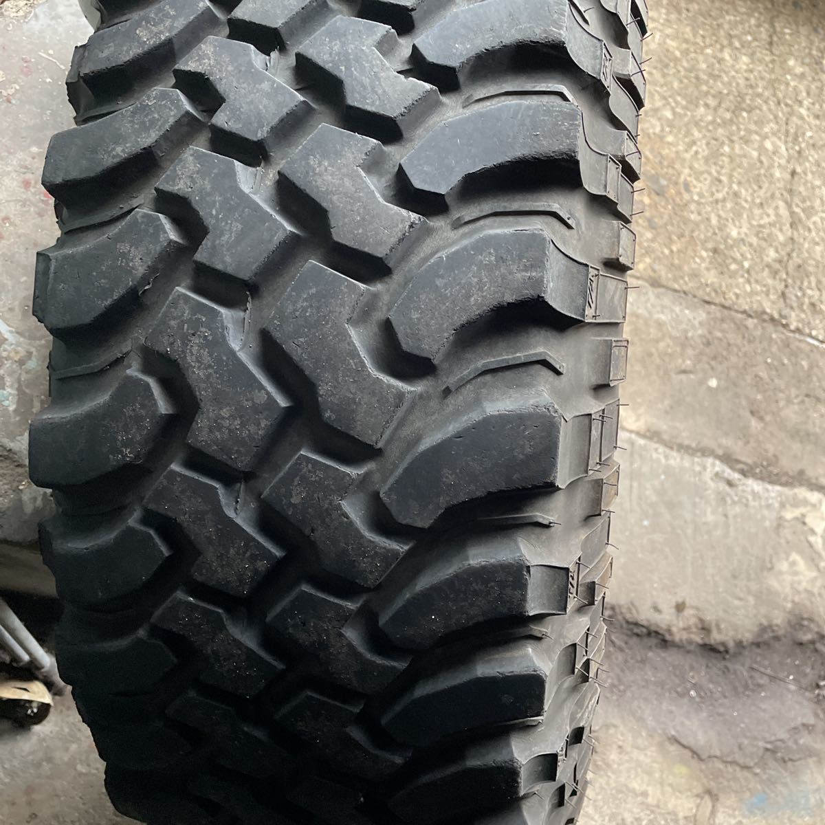 BF グッドリッチ 35×12.50R16.5 MAD 1本 マッドタイヤ レター(競技用 