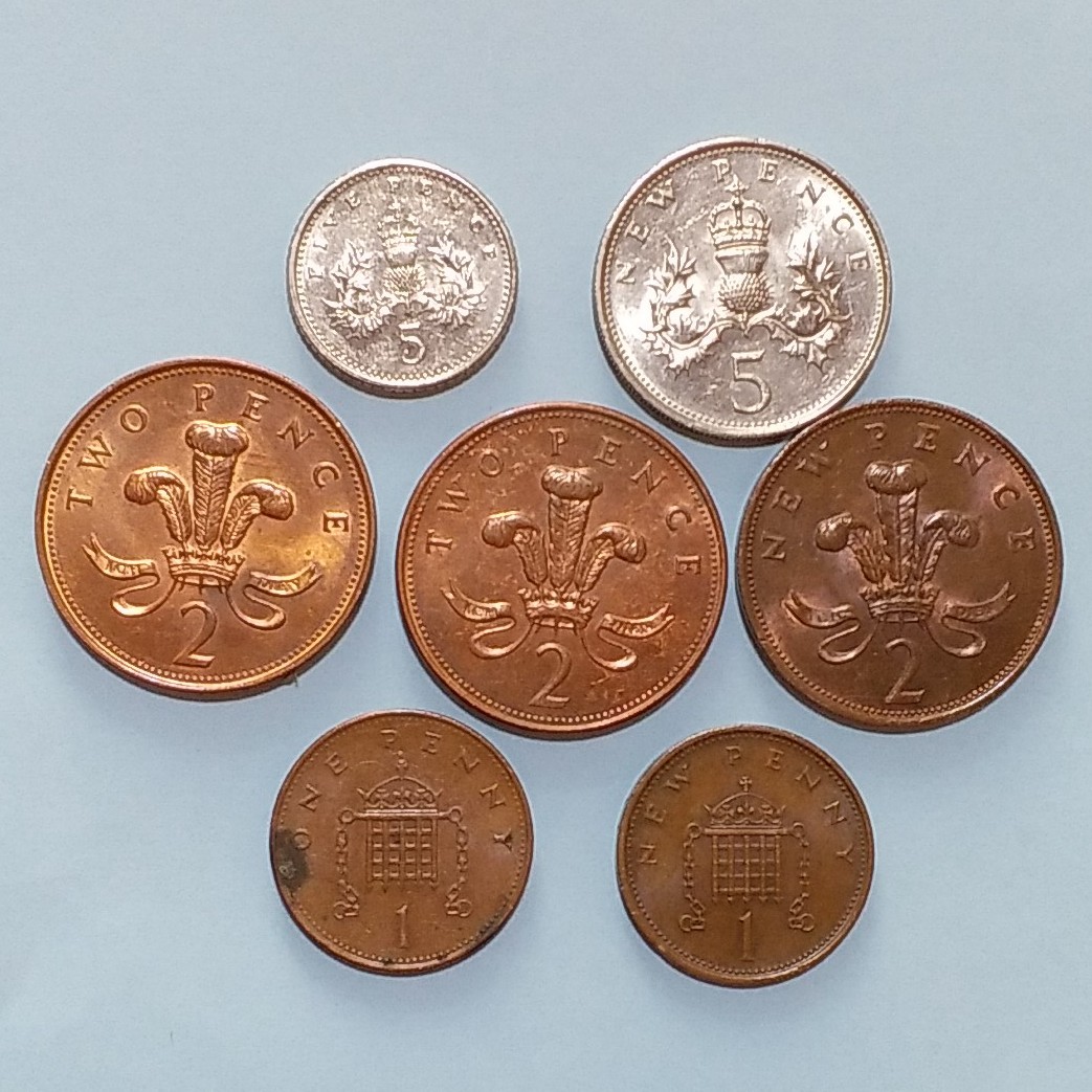 イギリス エリザベス硬貨１６種類 １ポンド ５０ ２０ 10 6 5 3 2 1ペンス 2 1シリング １９６３年 ２００５年 １６枚 の入札履歴 -  入札者の順位