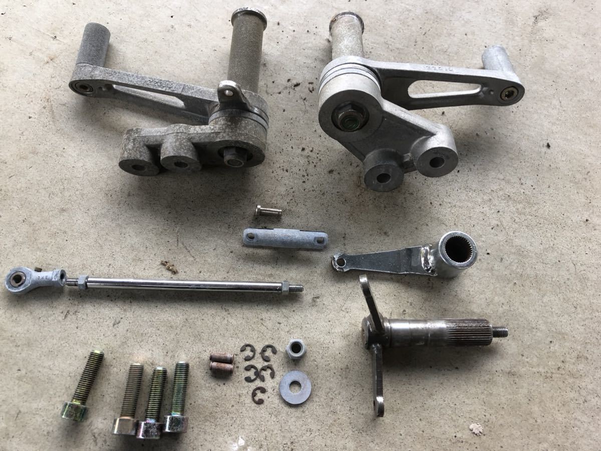 タロッティバックステップ　スズキ用？　部品取りなどに　ジャンク