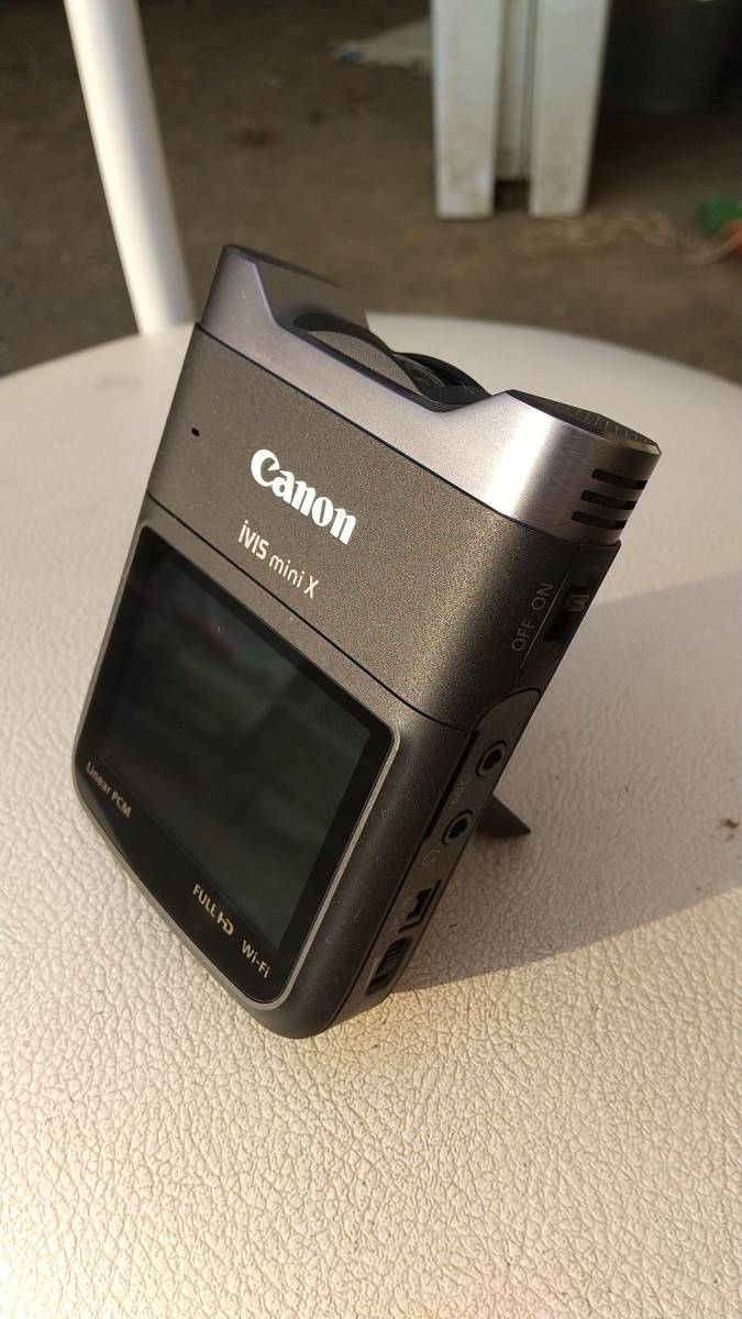 1円～ JVC Everio GZ-N1-W ホワイト ビデオカメラ GZ-N1 ビクター