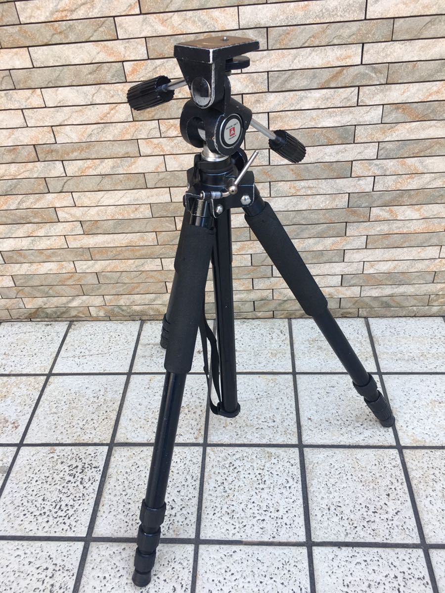 送料込み。中古。HUSKY ハスキー4段 #1004 雲台一体型三脚 送料込み。中古。HUSKY ハスキー4段 #1004 雲台一体型三脚