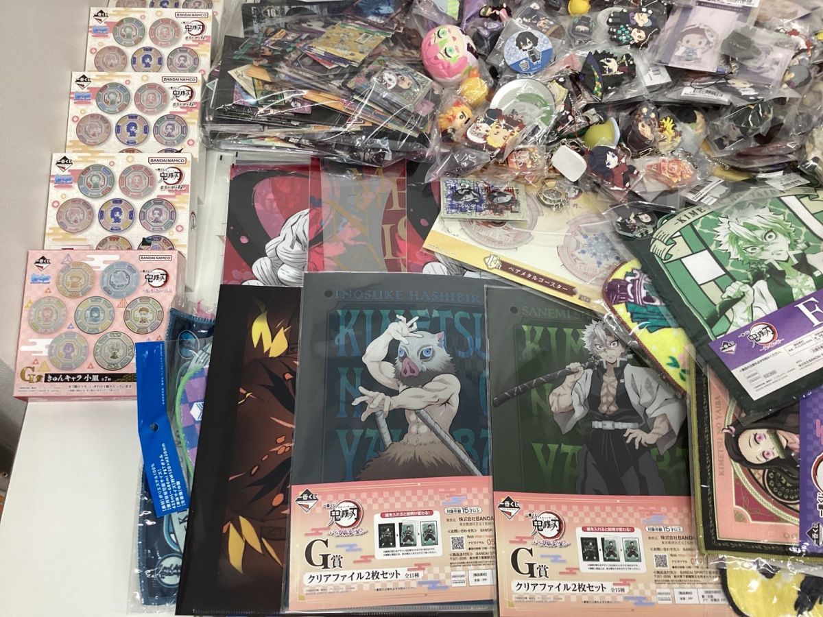 現状】 鬼滅の刃 グッズ まとめ売り 時透無一郎 栗花落カナヲ 他 缶 