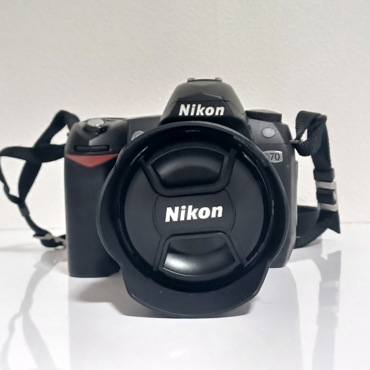 Nikon D70 一眼レフ　ジャンク ジャンク】Nikon ニコン D70 デジタル一眼レフカメラ 付属品付き