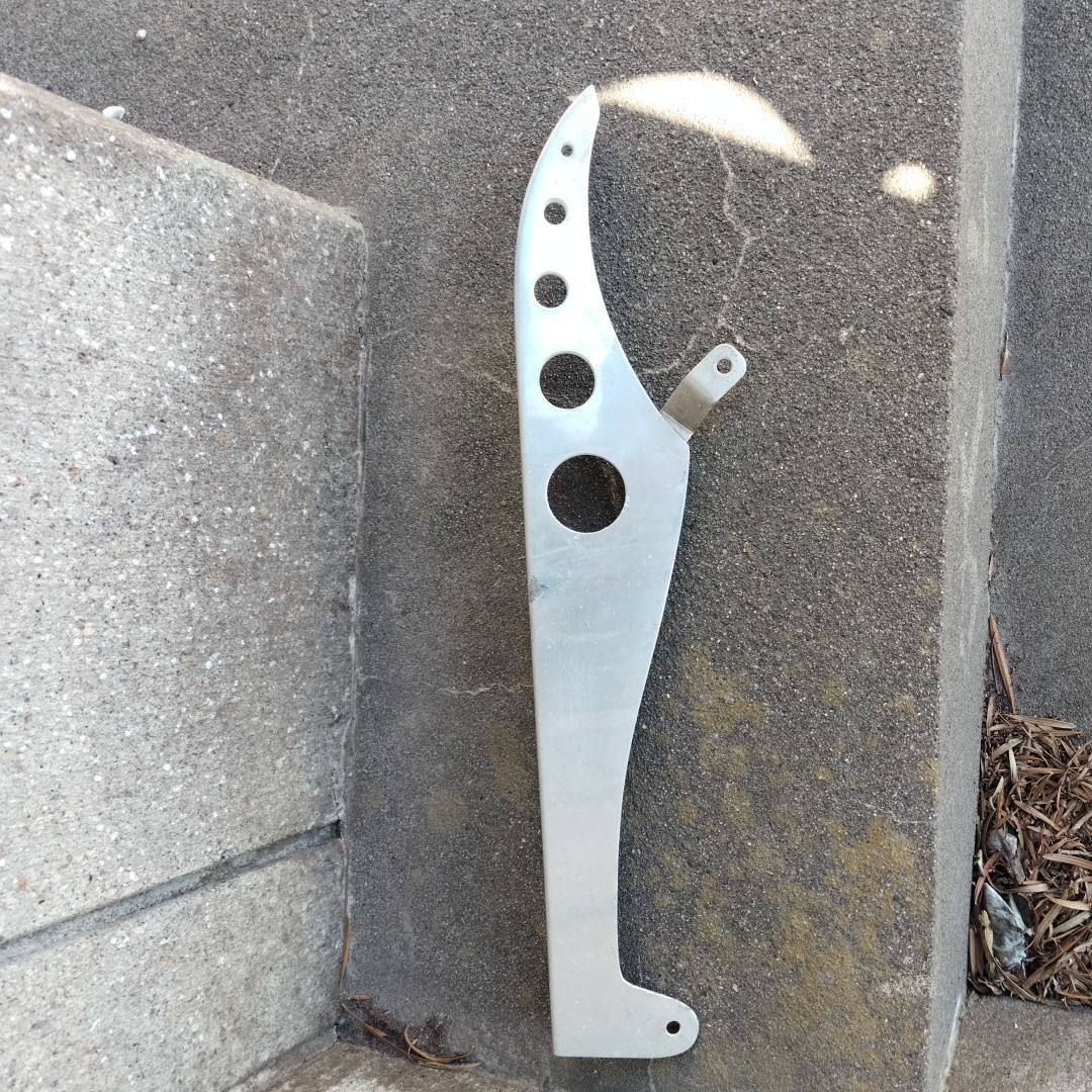 グラストラッカー　アルミチェーンカバー　社外