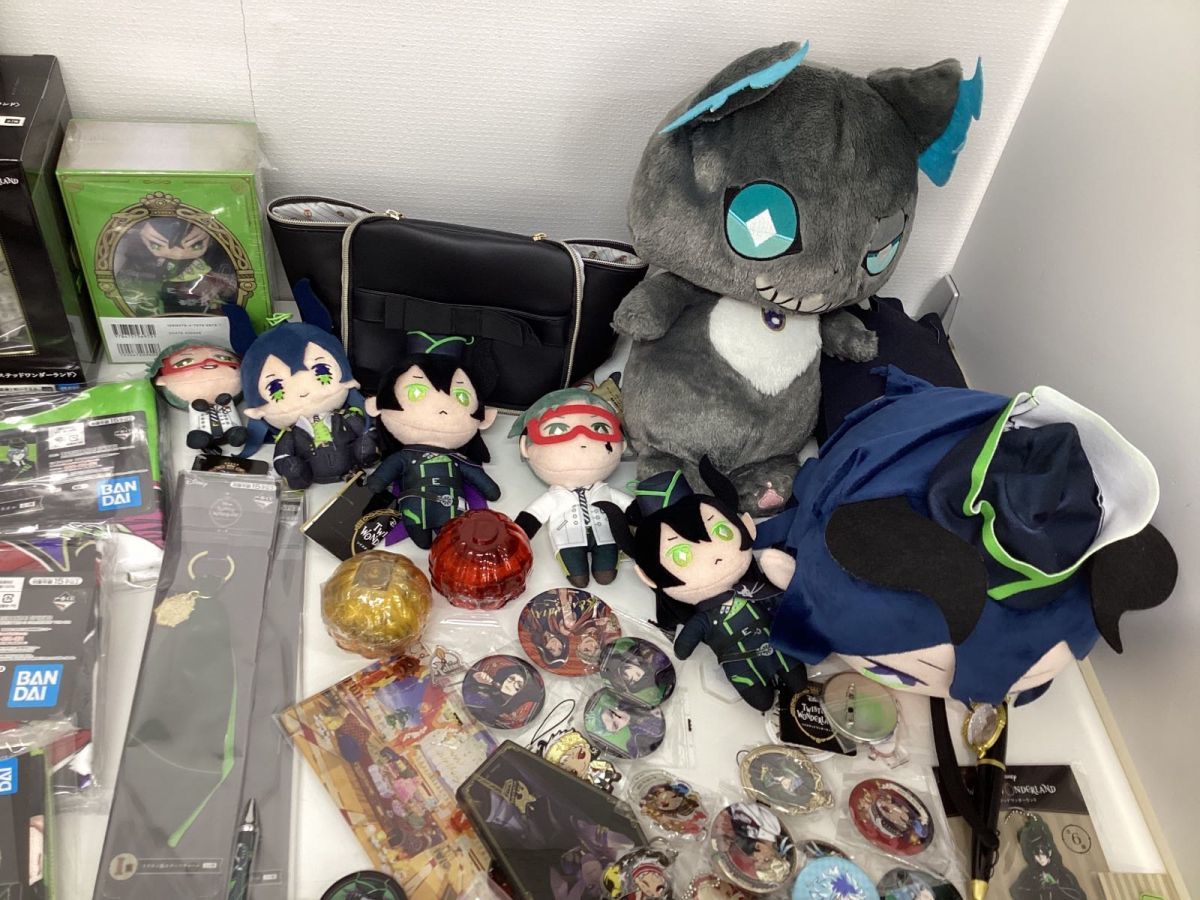 ツイステッドワンダーランド グッズまとめ売り 大量 約450点