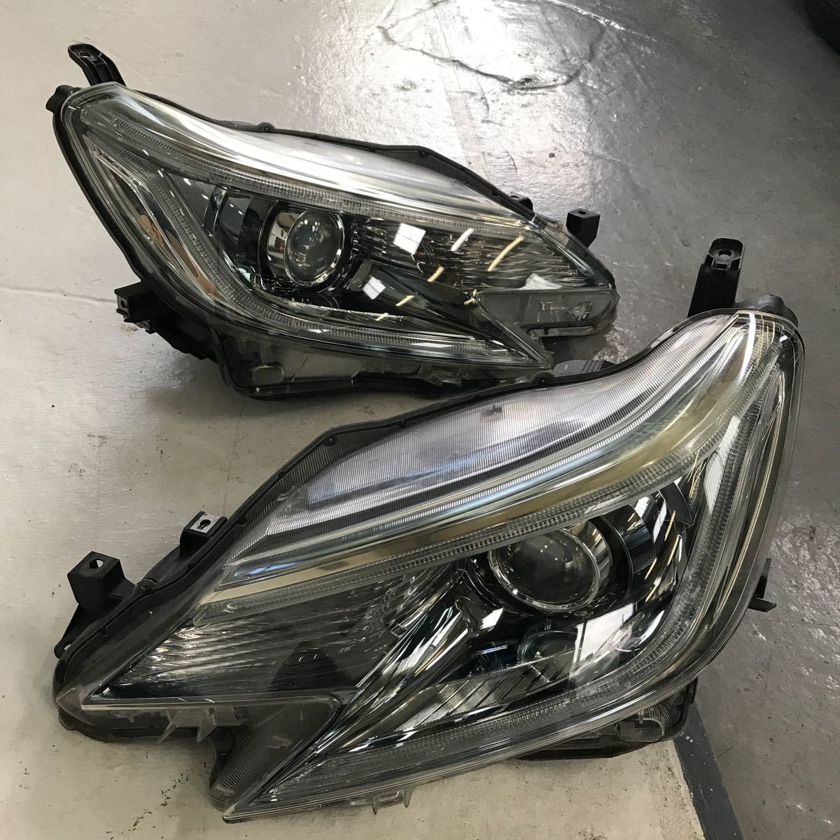 130マークX☆250G☆純正ヘッドライト☆中期☆GRX130