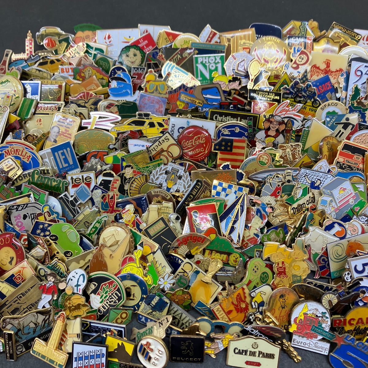 フランス雑貨☆ピンズ ピンバッジ大量300個セット☆ヴィンテージまとめ