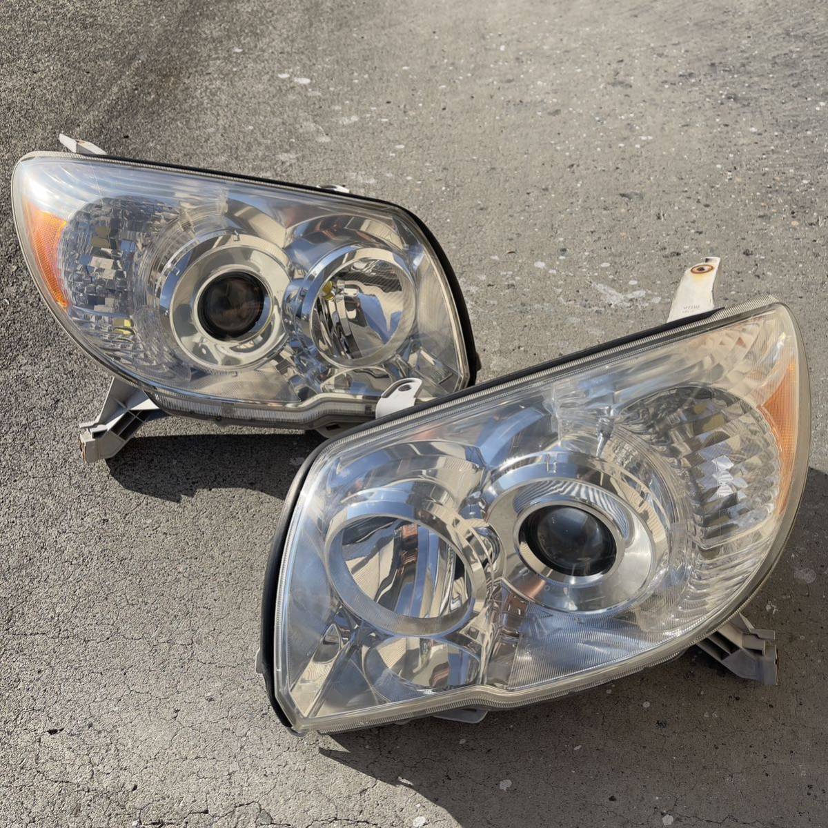 良品 215 サーフ 後期 ヘッドライト 純正 メッキ 左右 ハイラックス