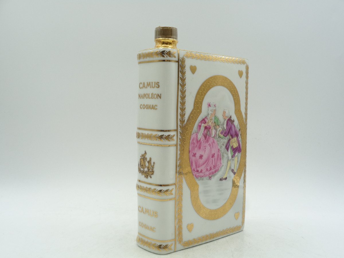 CAMUS NAPOLEON カミュ ナポレオン 紳士と淑女 天使の戯れ ブック型 陶器 コニャック ブランデー 未開封 古酒 X238148