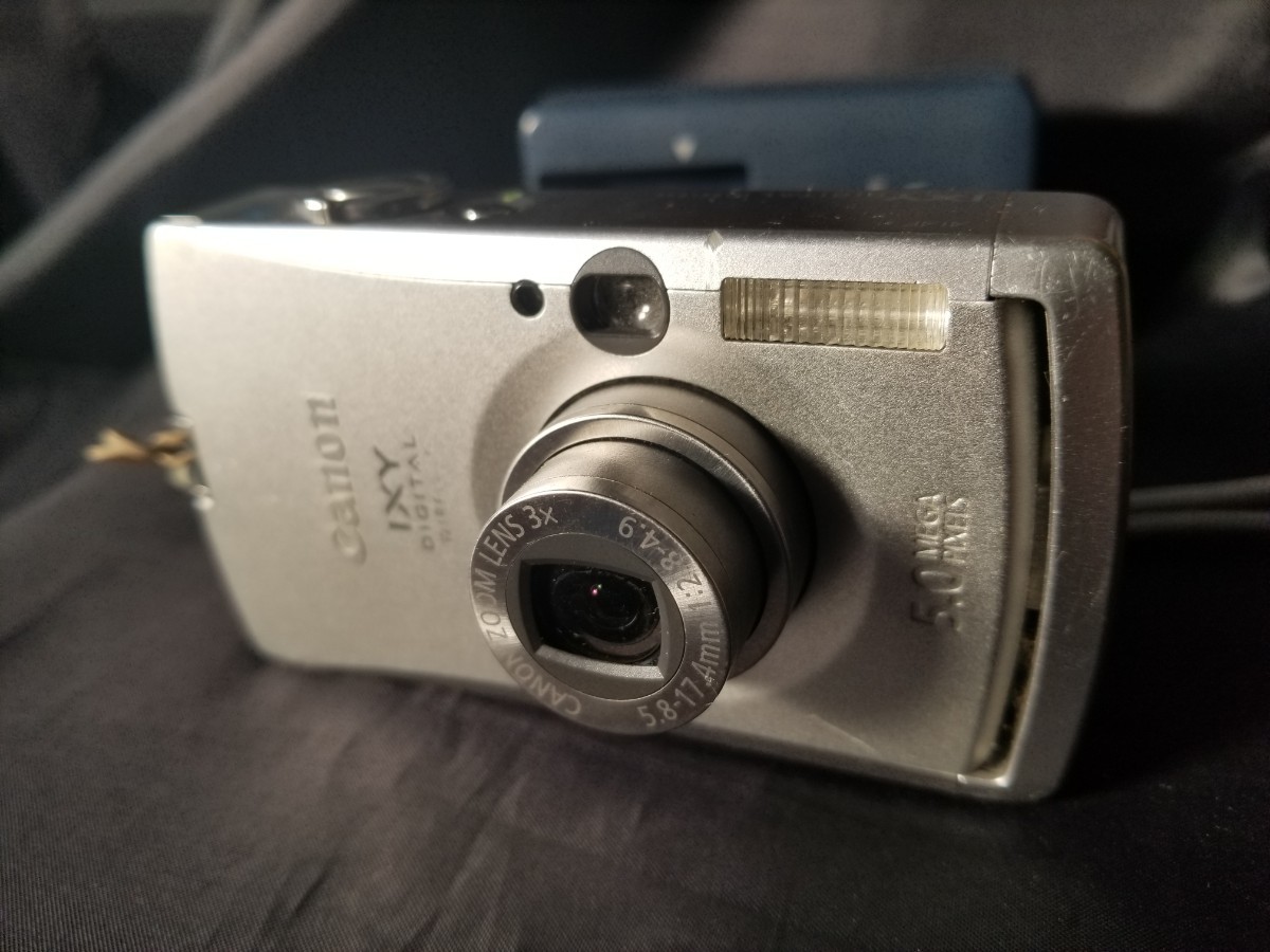 中古 Canon デジタルカメラ IXY PC1157 Wireless(500万画素）・充電器 