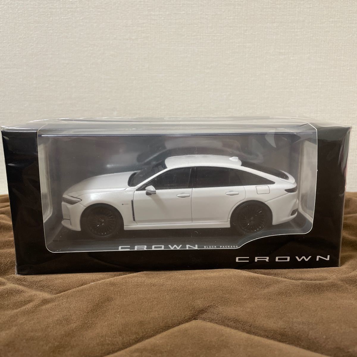 トヨタ FCEV クラウン セダン カラーサンプル ミニカー ブラック