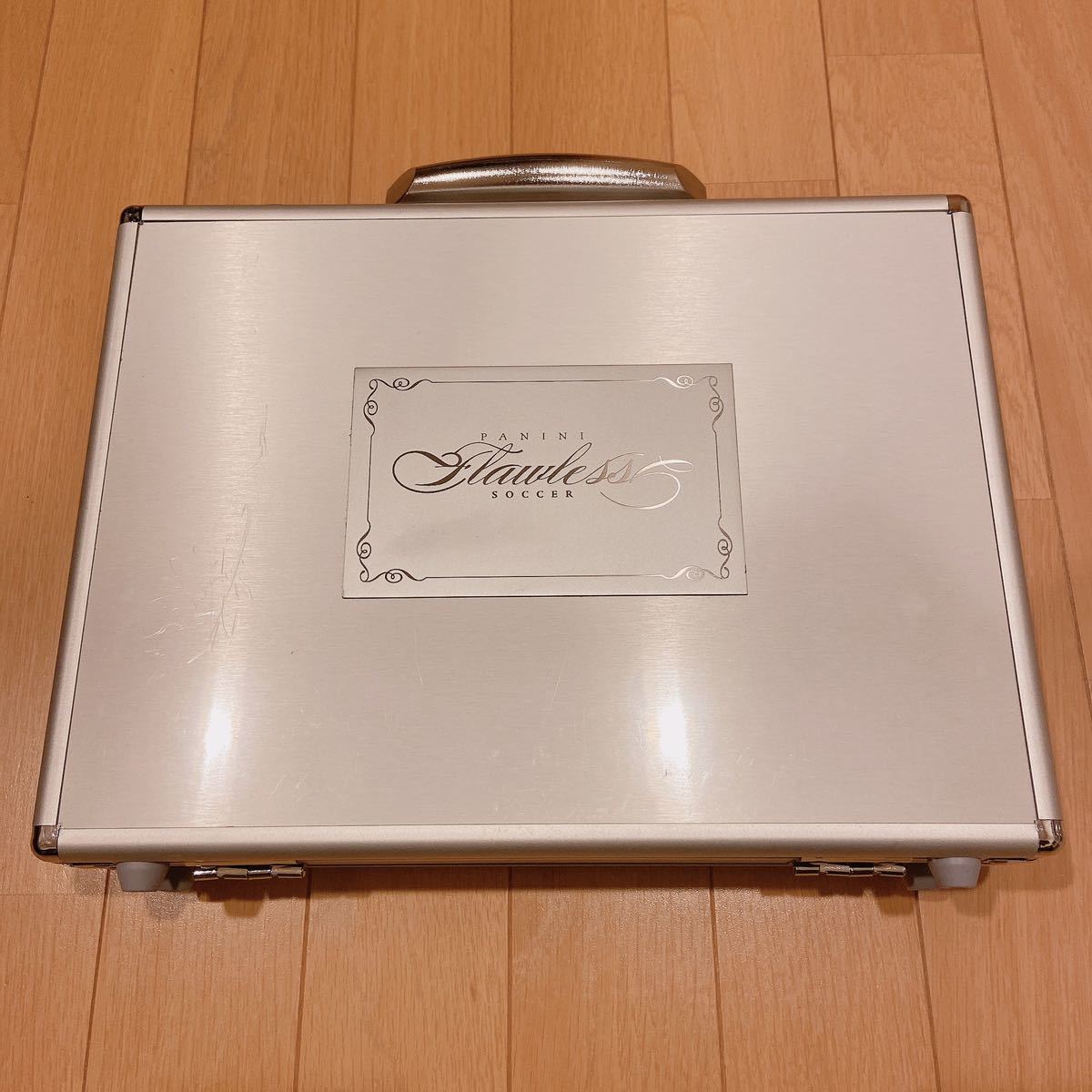 PANINI Flawless空箱アタッシュケース NBA 製品情報】NBA 2024-25 PANINI REVOLUTION BASKETBALL  BLASTER 【最安値】Flawless 鍵付きトレカケース NBAカード アタッシュケース