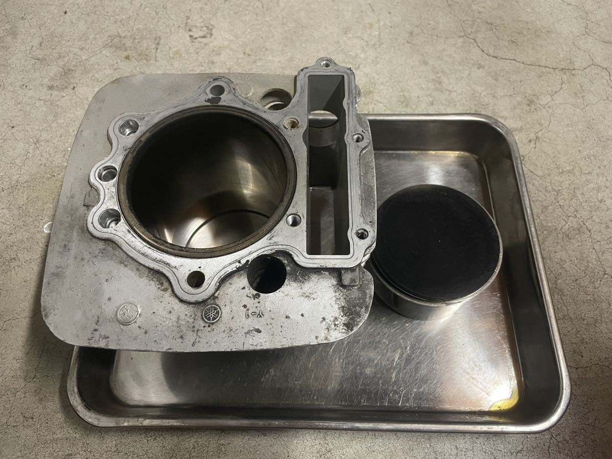 ヤマハ　SRX600 1JK 純正シリンダー　純正ピストン　96mm