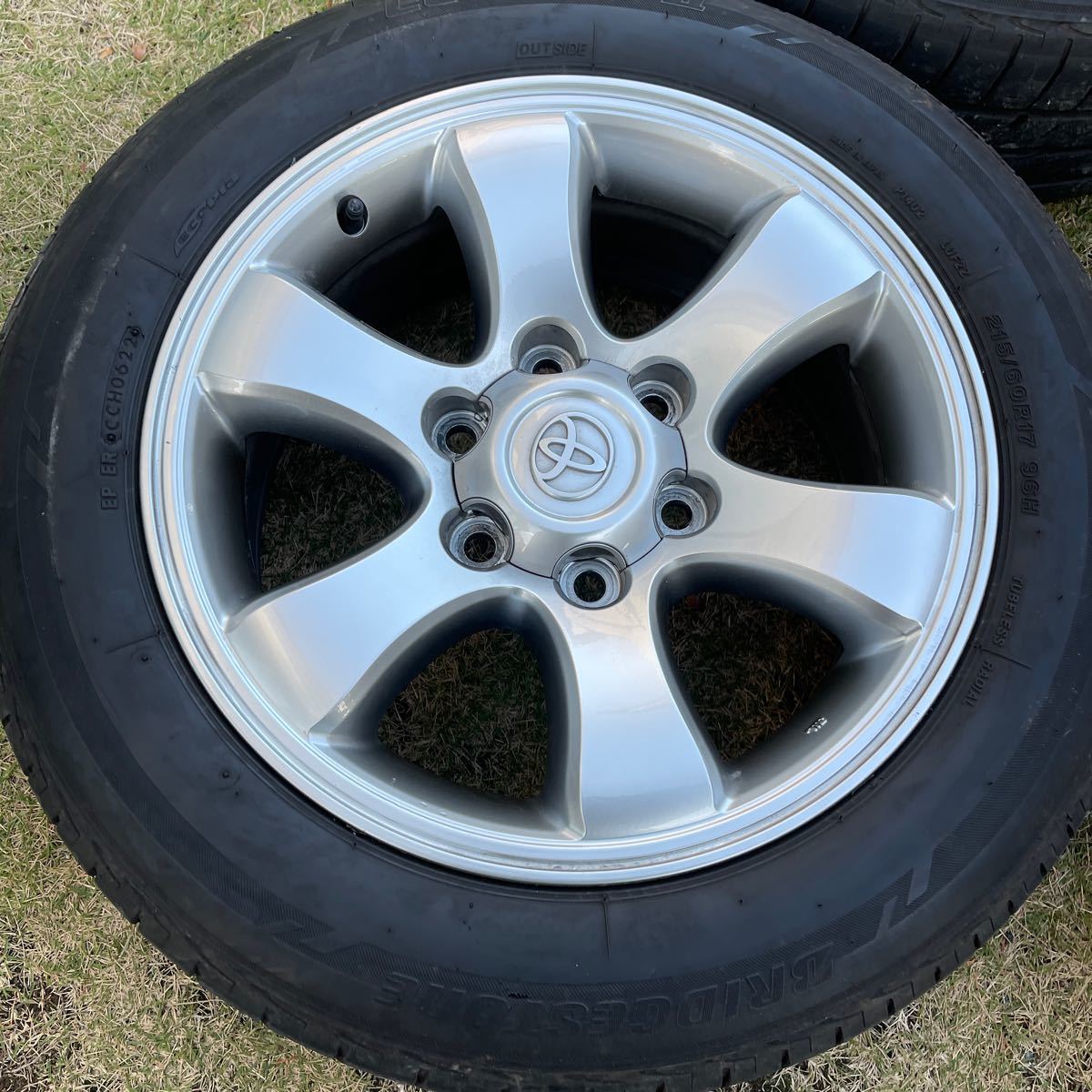 120系 プラド純正アルミ 215/60R17 ブリヂストン LUFT RV2 ハイエース 