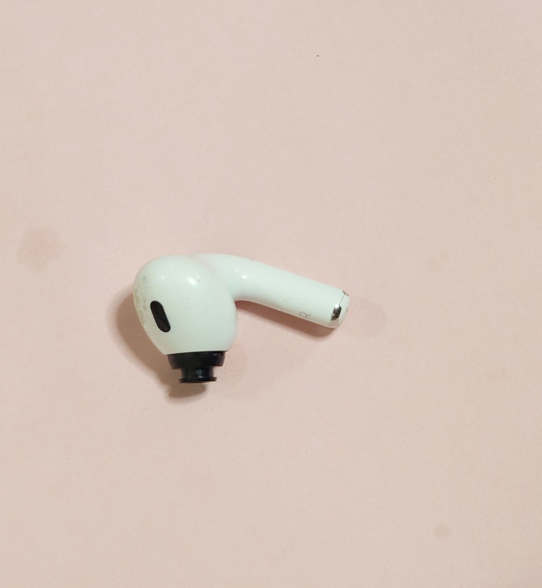 送料無料&匿名配送 Apple AirPods Pro 第2世代 右側 ジャンク 送料無料&匿名配送 Apple AirPods Pro 第2世代 右側 ジャンク