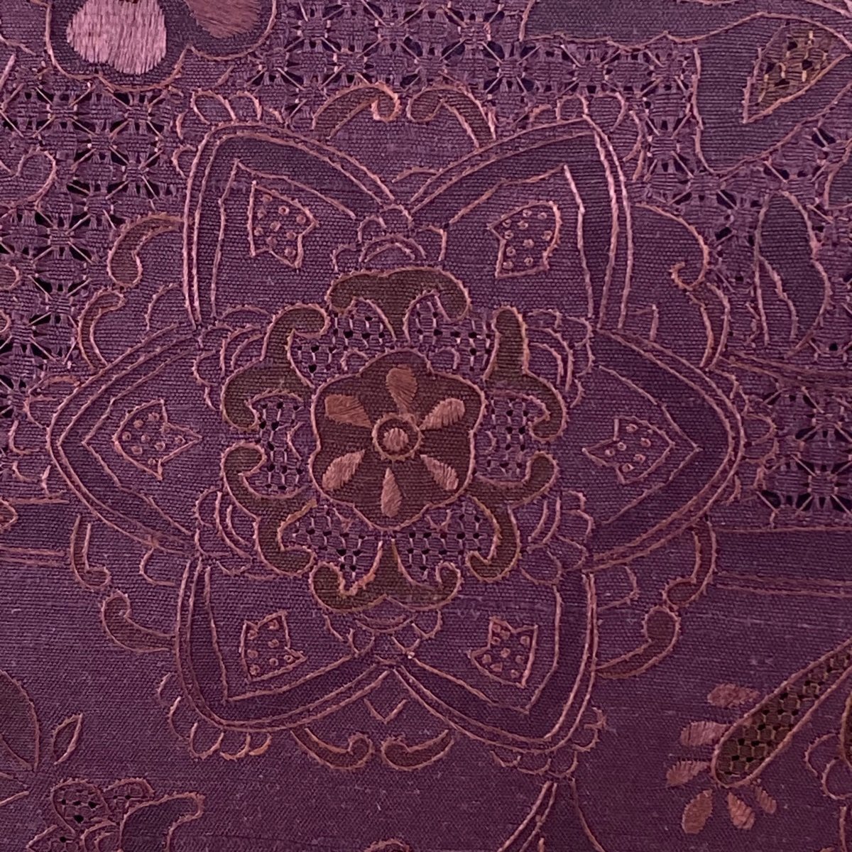 袋帯 秀品 蘇州刺繍 華文 花唐草 刺繍 紫 お太鼓柄 正絹 【中古】 蘇州