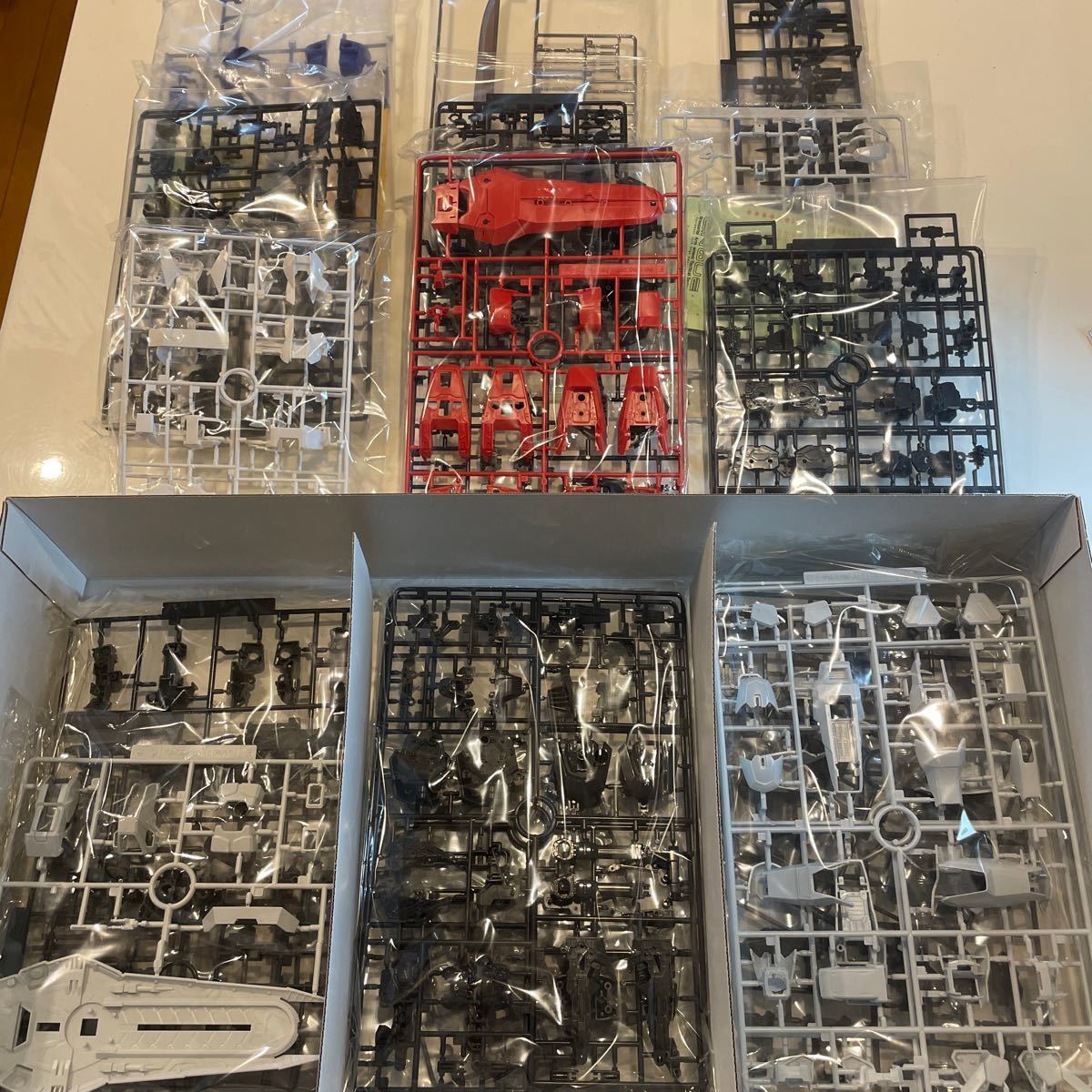 初回発売月製　GAT-X105 ストライクガンダム （1/60スケール パーフェクトグレード（PG） 機動戦士ガンダムSEED 0131413） GAT-X105 ストライクガンダム 1&frasl;60 中古 (機動戦士ガンダムSEED) (ガンプラ)