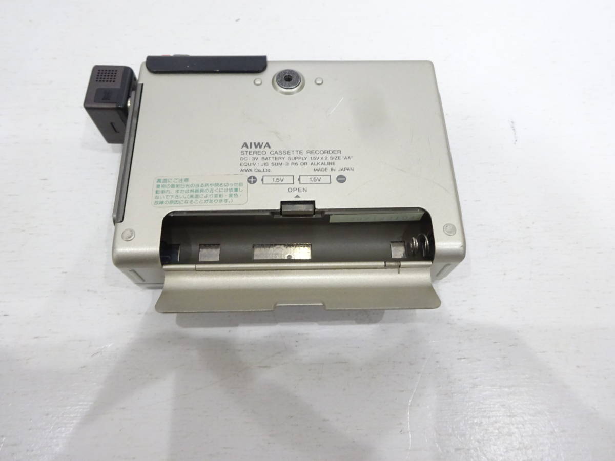 AIWA アイワ カセットプレーヤー ボーイ HS-F2 通電ジャンク M2997