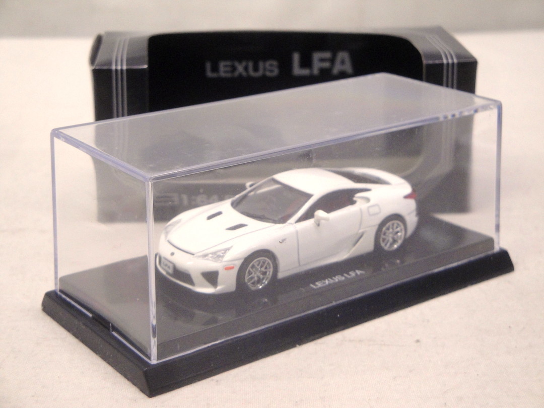 カメ)京商 1/64 レクサス LEXUS LFA ホワイト ミニカー 現状品 徳間
