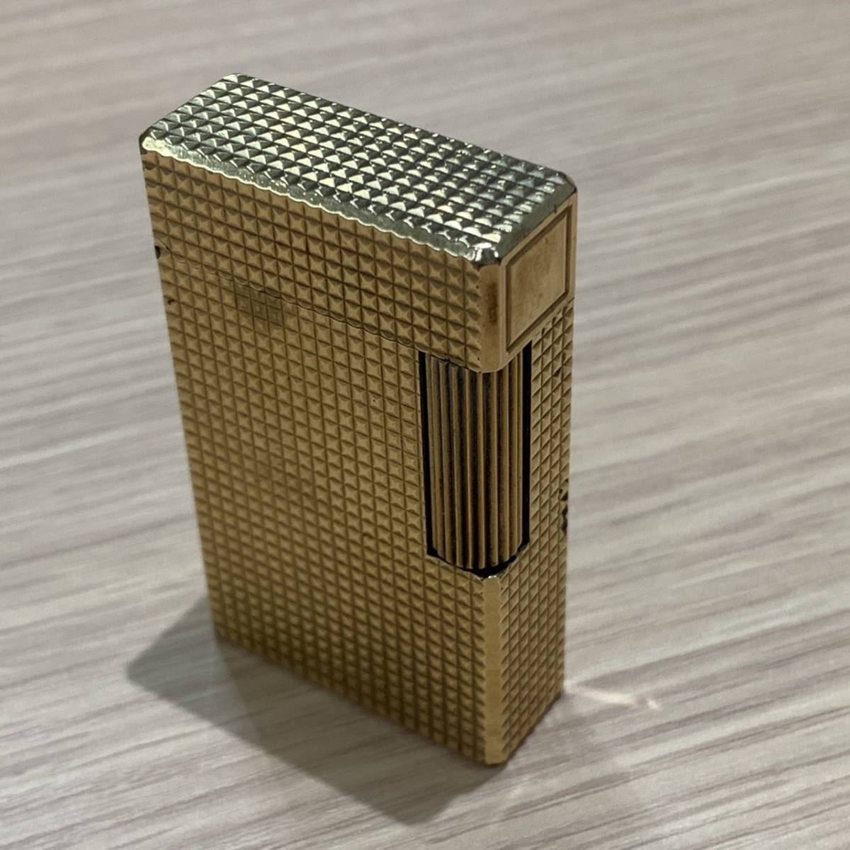 【N-16475】1円スタート S.T.Dupont ダイヤモンドヘッドカット ゴールドカラー ローラーガスライター ライン２ デュポン 動作未確認 中古品 ライター デュポン ガスライター