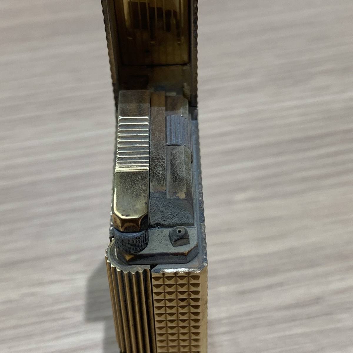 【N-16475】1円スタート S.T.Dupont ダイヤモンドヘッドカット ゴールドカラー ローラーガスライター ライン２ デュポン 動作未確認 中古品 ライター デュポン ガスライター