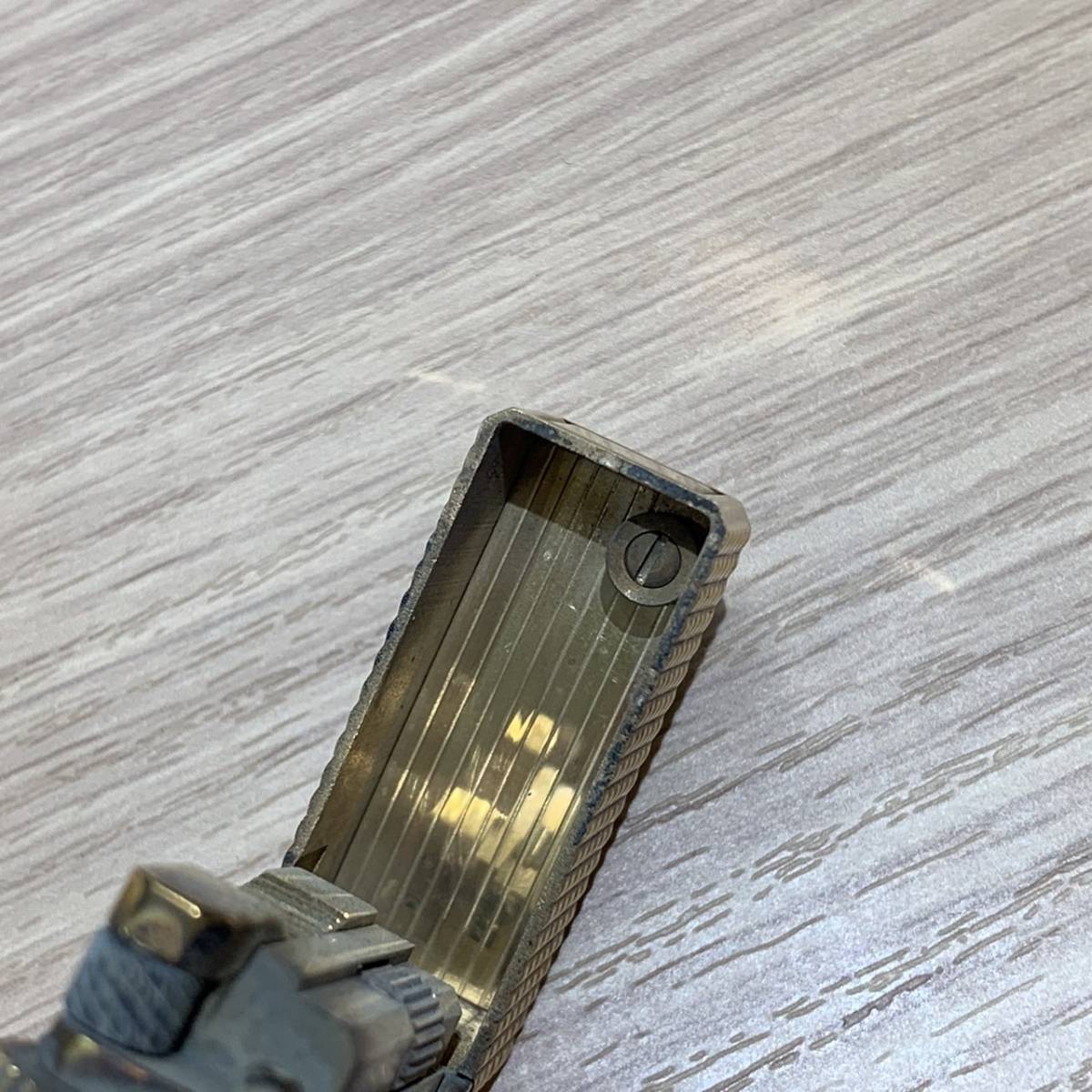 【N-16475】1円スタート S.T.Dupont ダイヤモンドヘッドカット ゴールドカラー ローラーガスライター ライン２ デュポン 動作未確認 中古品 ライター デュポン ガスライター