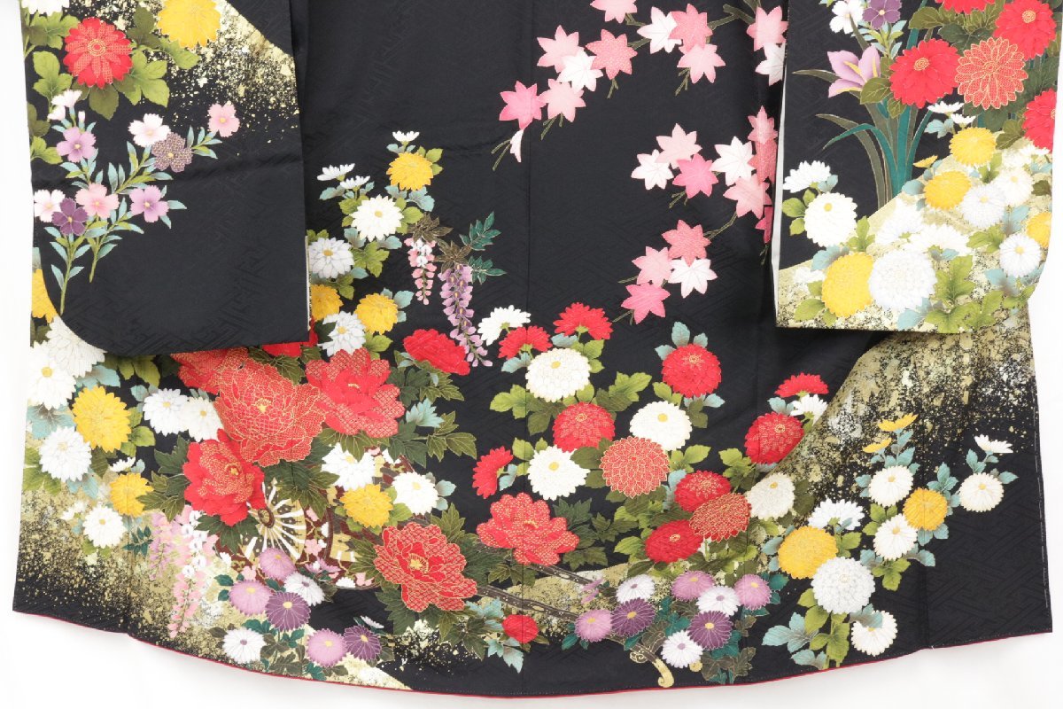 良品 豪華 振袖 花紗綾形地紋に 汕頭刺繍 金彩 金糸の 豪華な花々 成人