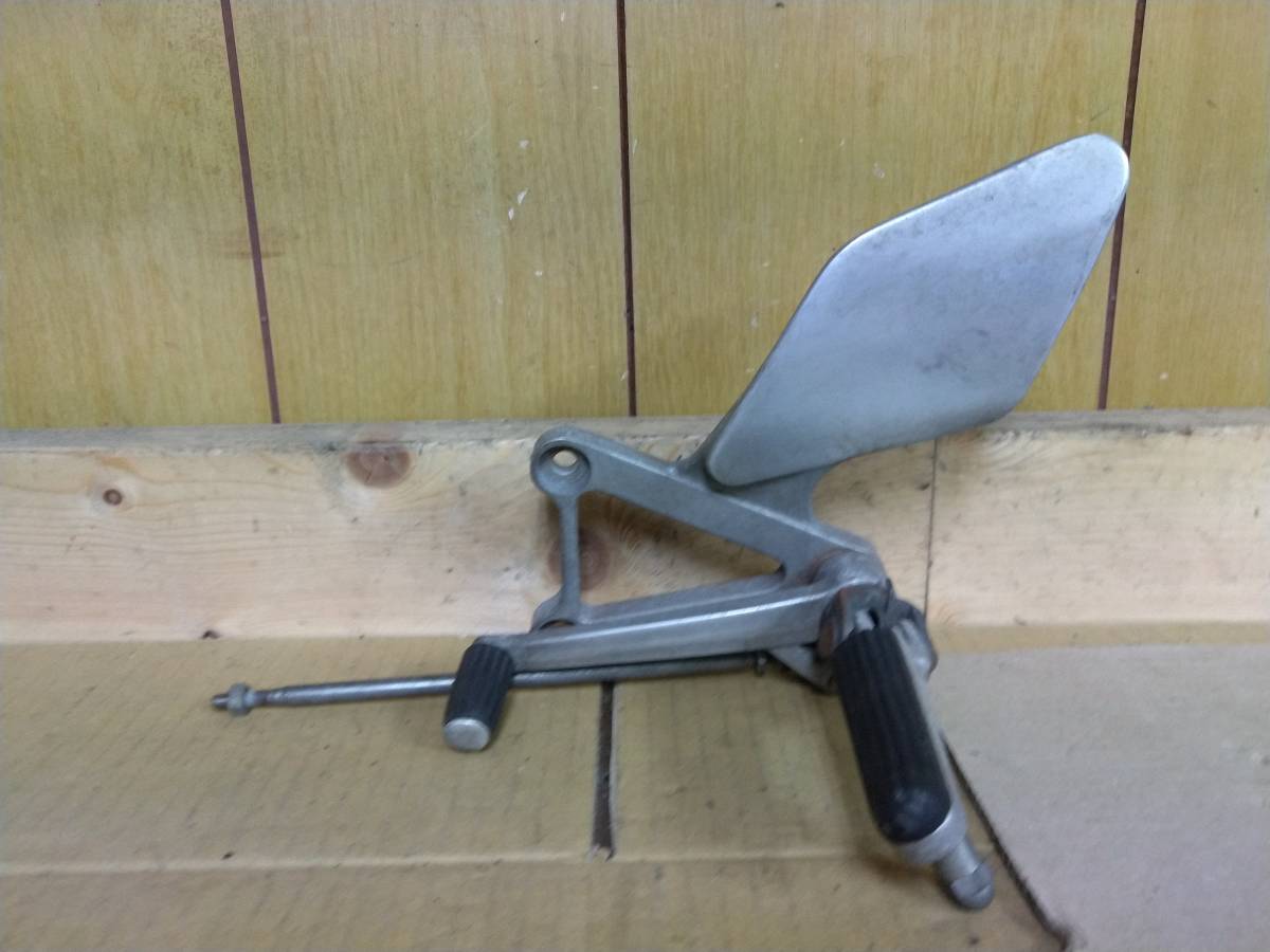 ホンダ　ＶＦＲ　４００　純正　左　ステップ　シフト　ペダル　付き