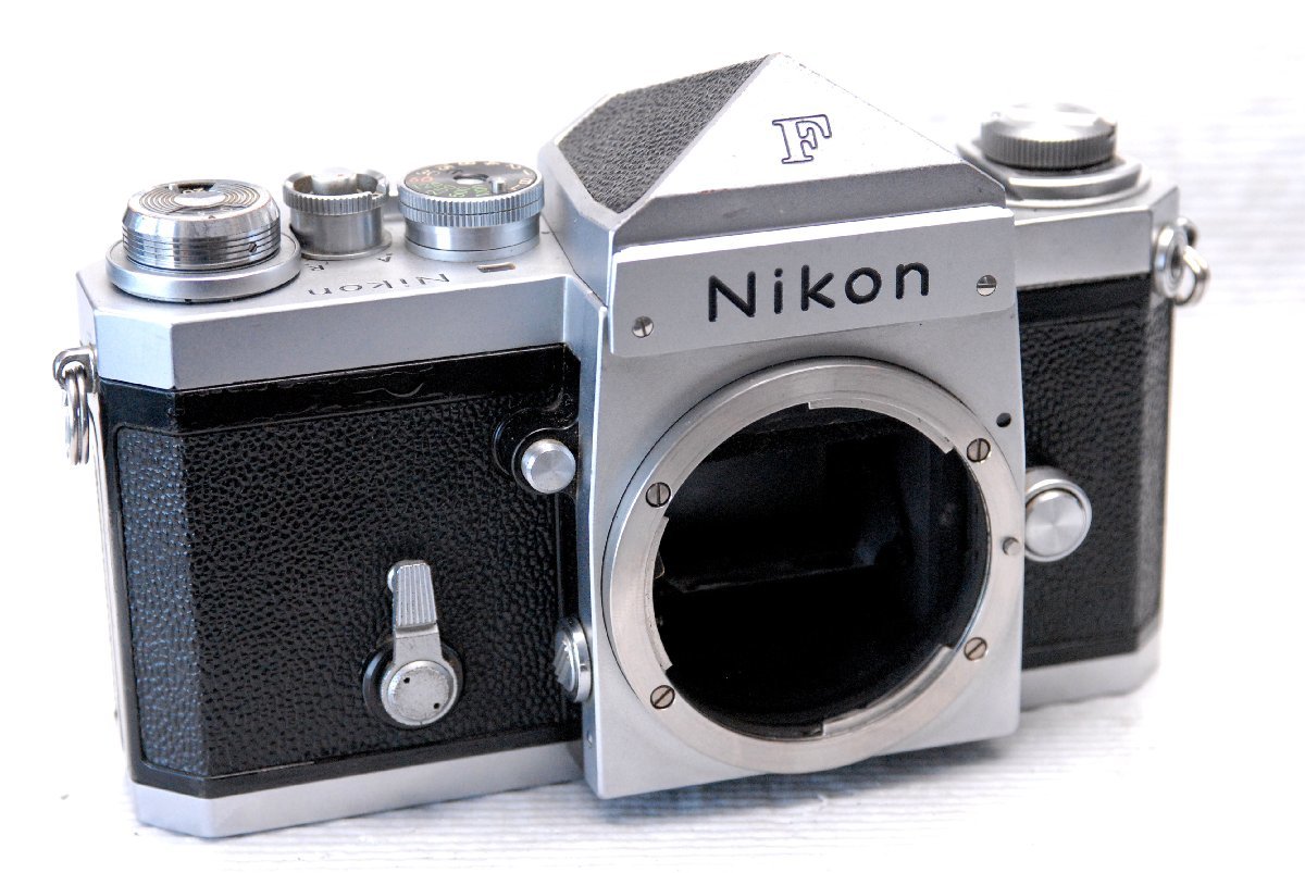 爆買い，お得 Nikon ニコン高級一眼レフカメラ F ボディ + アイレベルファインダー付 後期型 な作動品(ニコン)｜売買されたオークション情報、yahooの商品情報をアーカイブ公開 - オークファン マニュアルフォーカス