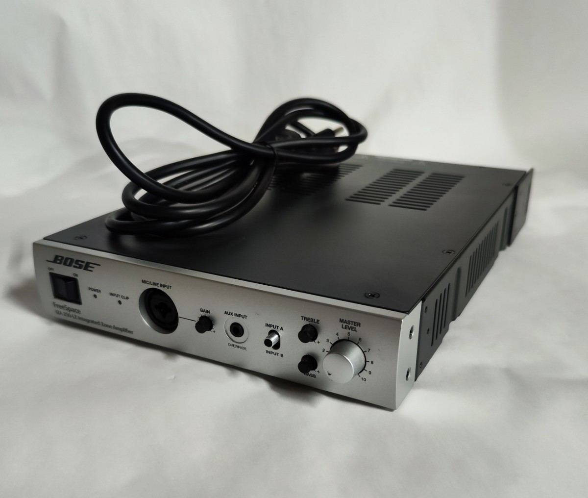 【中古美品】　BOSE FreeSpace IZA250-LZ パワーアンプ パワーアンプ IZA250-LZ BOSE Amplifier 通電OK 2026年最新Yahoo